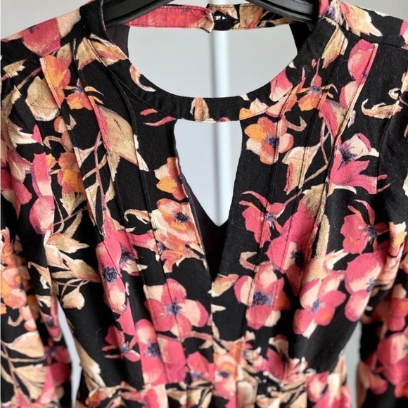 Free People Sz 2 Mini Dress Tegan Floral Swing Bell Sleeve Black Combo EUC - Picture 7 of 16